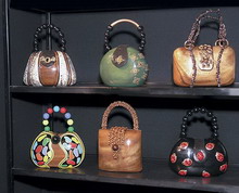 красивые и изящно украшенные дамские сумочки